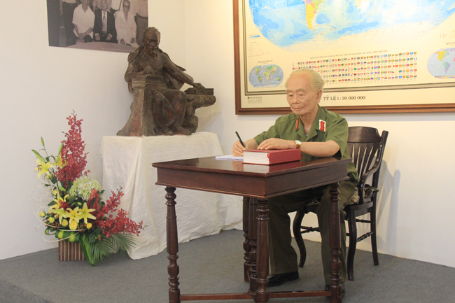 vo nguyen giap 1.jpg